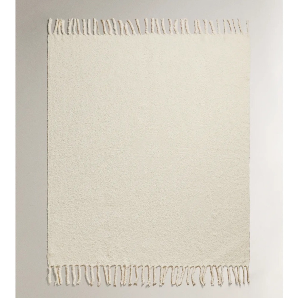 BOUCLÉ BLANKET